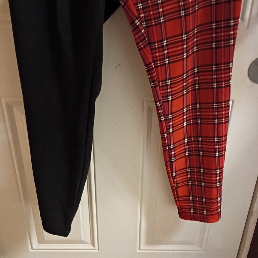 2/$10 Shein Curve Black And Red Plaid Split Leggings Size 3XL - Picture 3 of 6